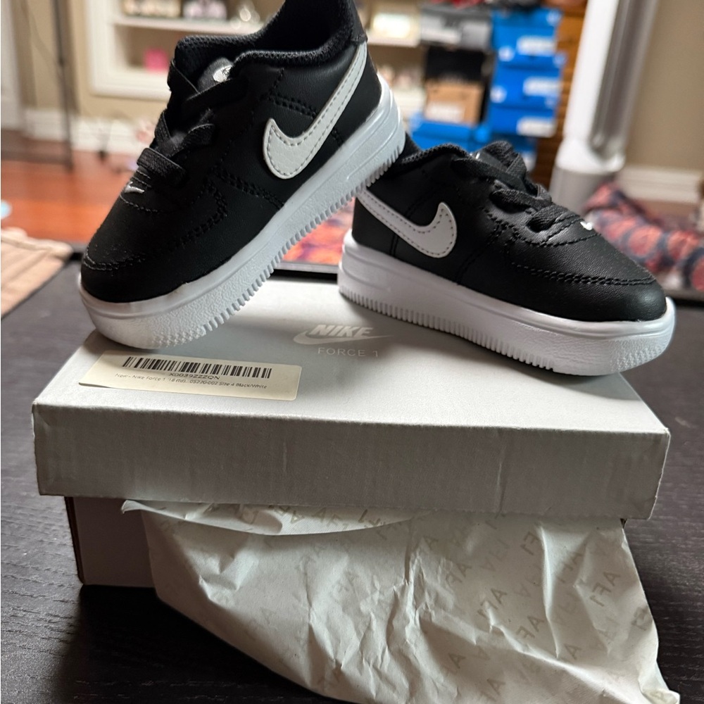 Nike Force1 Kids, 4C, Black&White Sneakers